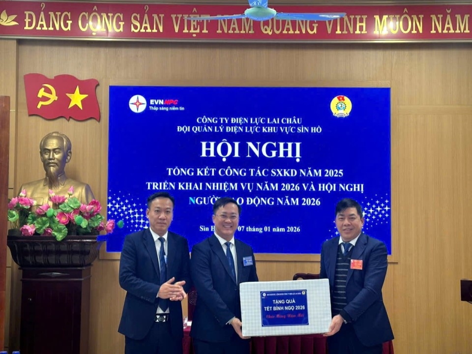 z7409911353948_6031c13681cae5e0f47487673b86dd6b