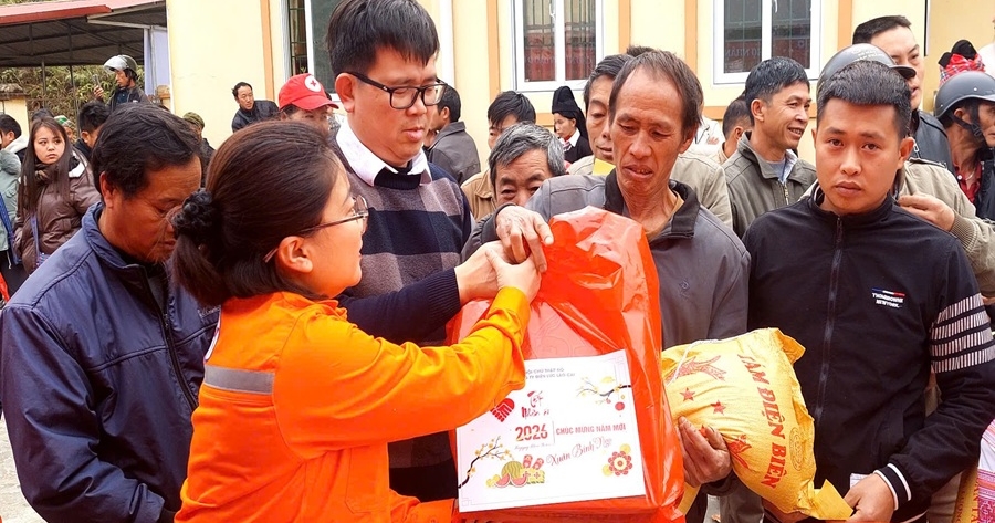 Chợ nhân đạo “0 đồng” – Công ty Điện lực Lào Cai chung tay mang Tết ấm đến đồng bào biên giới Pha Long