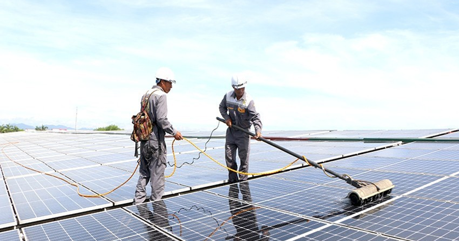 Công ty Điện lực Hà Tĩnh đẩy mạnh tuyên truyền, hỗ trợ khách hàng phát triển điện mặt trời tự sản, tự tiêu thụ