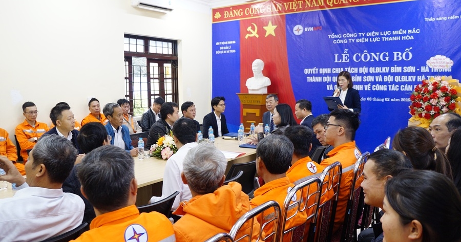 Công ty Điện lực Thanh Hóa công bố quyết định chia tách, thành lập các Đội Quản lý Điện lực khu vực