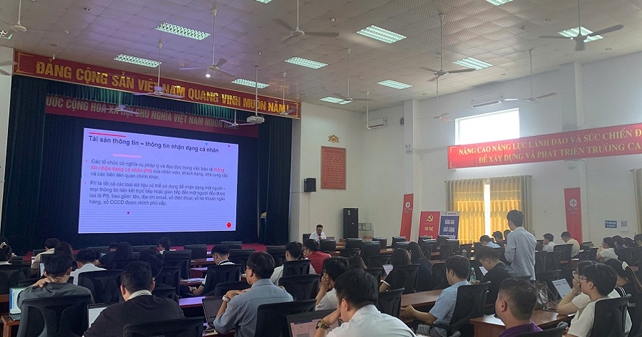 Trường Cao đẳng Điện lực miền Bắc hoàn thành khóa đào tạo người lao động mới tuyển dụng năm 2025 cho các đơn vị thành viên EVNNPC