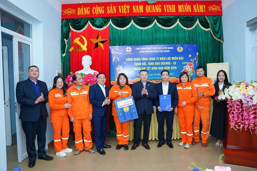 Cong doan TCT tang quan Tet 4