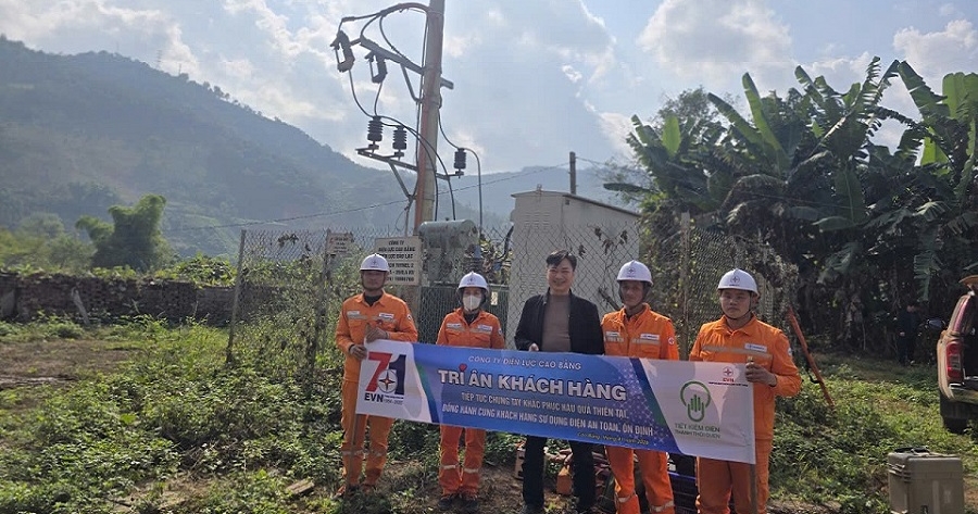 Tri ân khách hàng bằng những việc làm thiết thực trước thềm năm mới tại xã Bảo Lạc, Cao Bằng