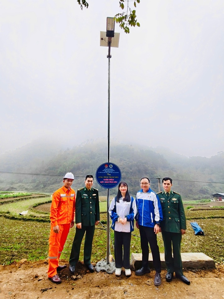 z7516166500112_8601e01599510dcb6c807d543e0f3fb2