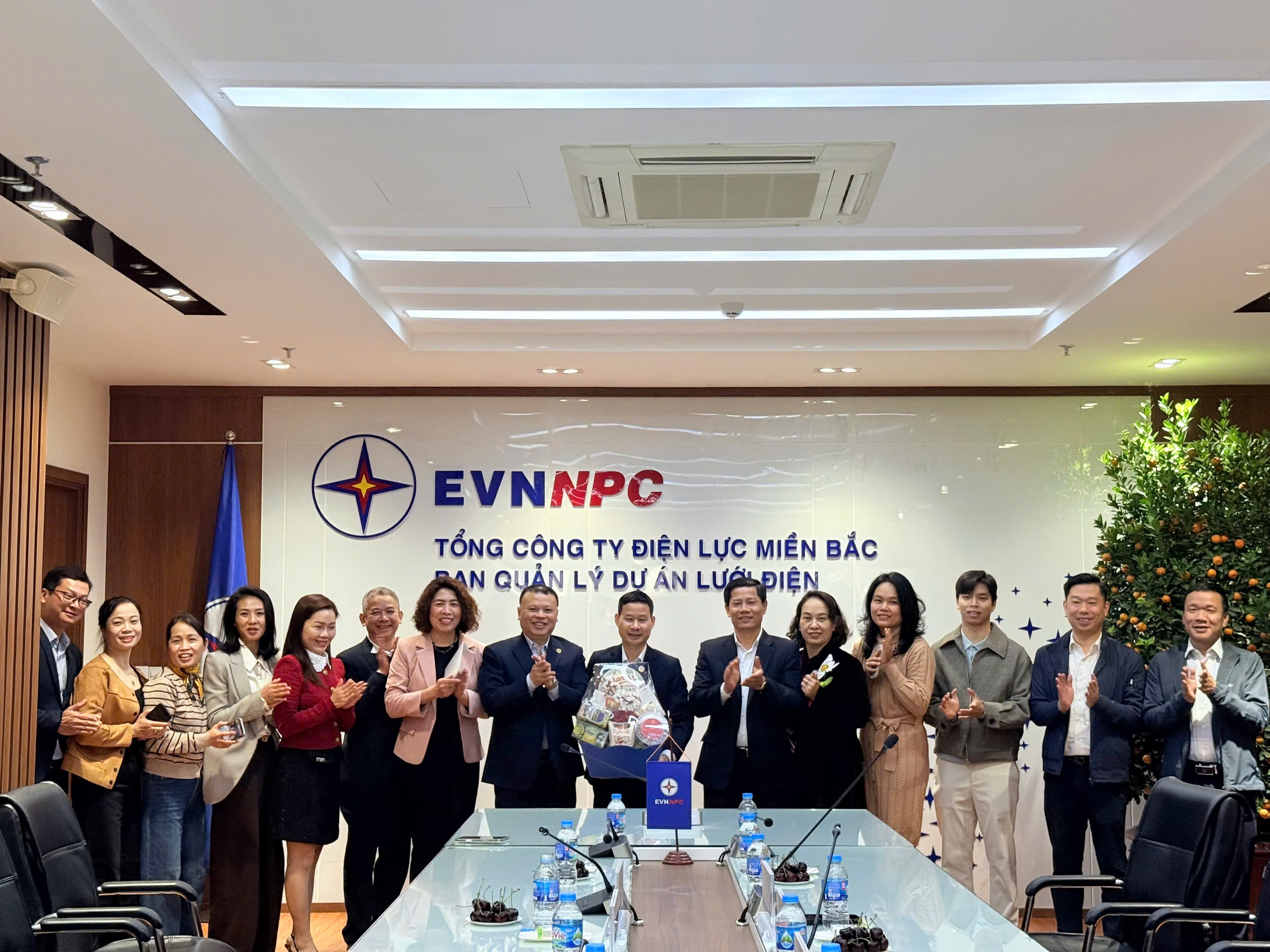 z7527504100997_13b4bf001db7b4a78ca9b98257948edb