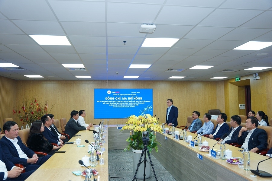 pho-bi-thu-tinh-tuyen-quang-tang-qua-chuc-tet-4