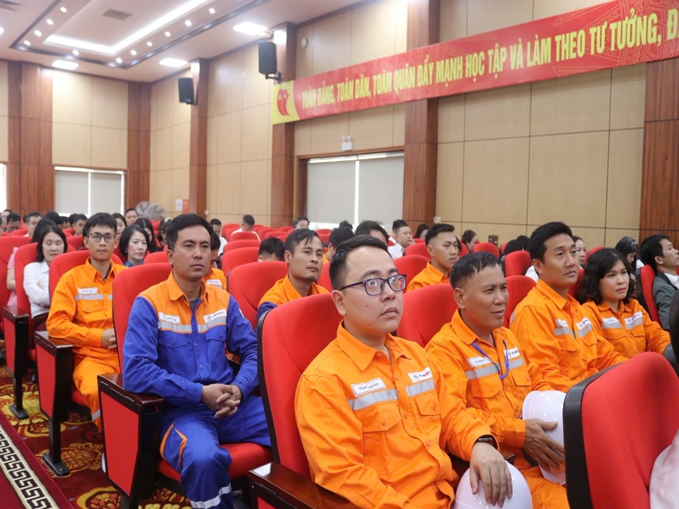 z7530463058340_6789e98ff51b321b863888d4a1a34a01