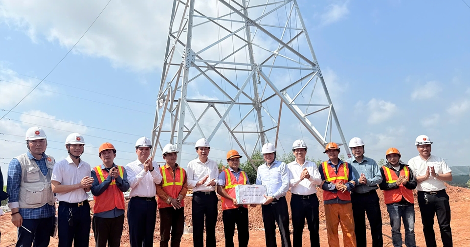 Lãnh đạo EVNNPC kiểm tra tiến độ các dự án trọng điểm trên địa bàn tỉnh Lạng Sơn và tỉnh Bắc Ninh