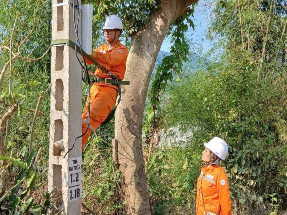 5.NunhanvienDLMuongLachihuytructiep