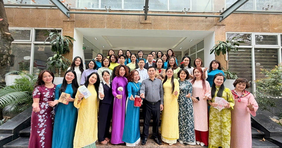 Tôn vinh phái đẹp - Ban QLDA lưới điện tổ chức nhiều hoạt động ý nghĩa nhân dịp Quốc tế Phụ nữ 8/3