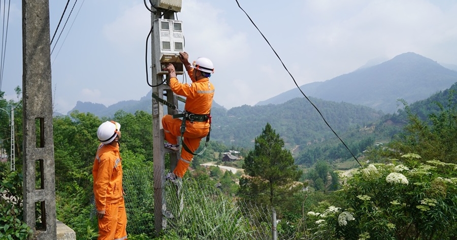 Siết chặt kỷ luật an toàn: Các đơn vị thuộc Công ty Điện lực Lào Cai quyết tâm “Nói không với tai nạn lao động”