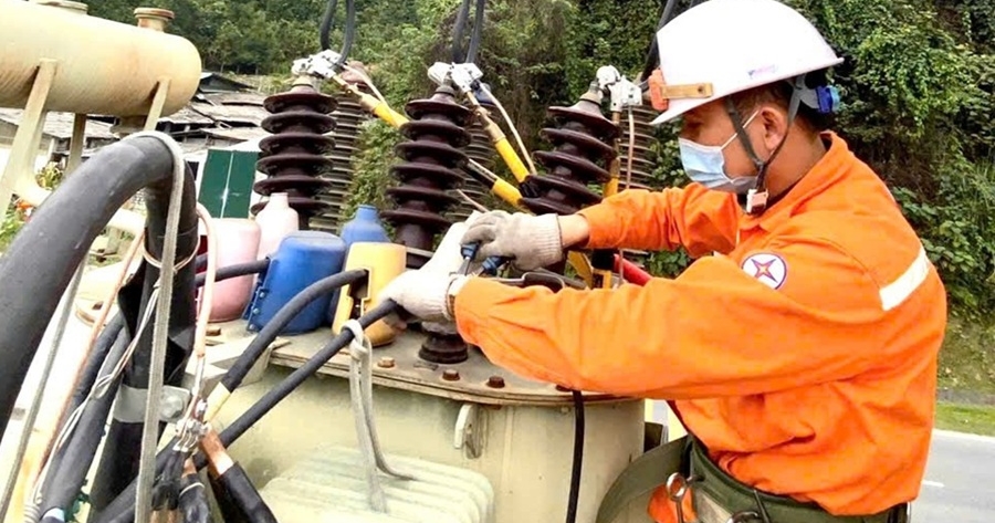 Công ty Điện lực Lào Cai tăng tốc sửa chữa lớn bảo đảm cung cấp điện an toàn mùa nắng nóng