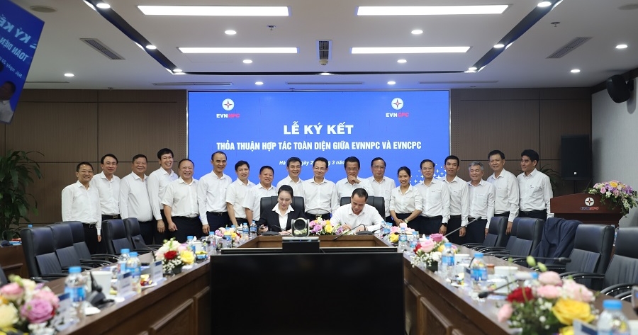 Lễ ký kết thỏa thuận hợp tác toàn diện giữa Tổng công ty Điện lực miền Bắc và Tổng công ty Điện lực miền Trung