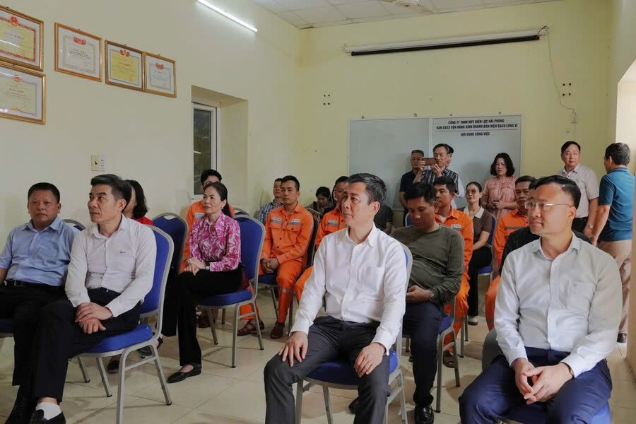 z7649336075268_f1f56525c7bfa3dfd74f120e4739c938