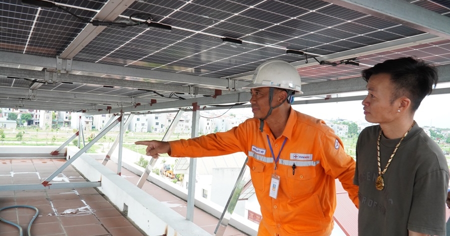 Gỡ vướng thủ tục phát triển điện mặt trời mái nhà bằng sổ tay hướng dẫn