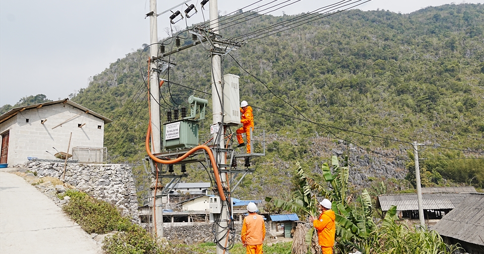 Ngành Điện miền Bắc tăng cường đầu tư lưới điện, nâng cao năng lực cung ứng điện mùa nắng nóng