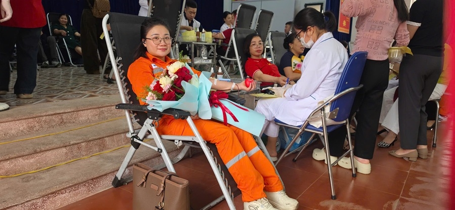 Chi hội Chữ thập đỏ Đội Quản lý điện lực khu vực Mường Khương tham gia hiến máu tình nguyện năm 2026