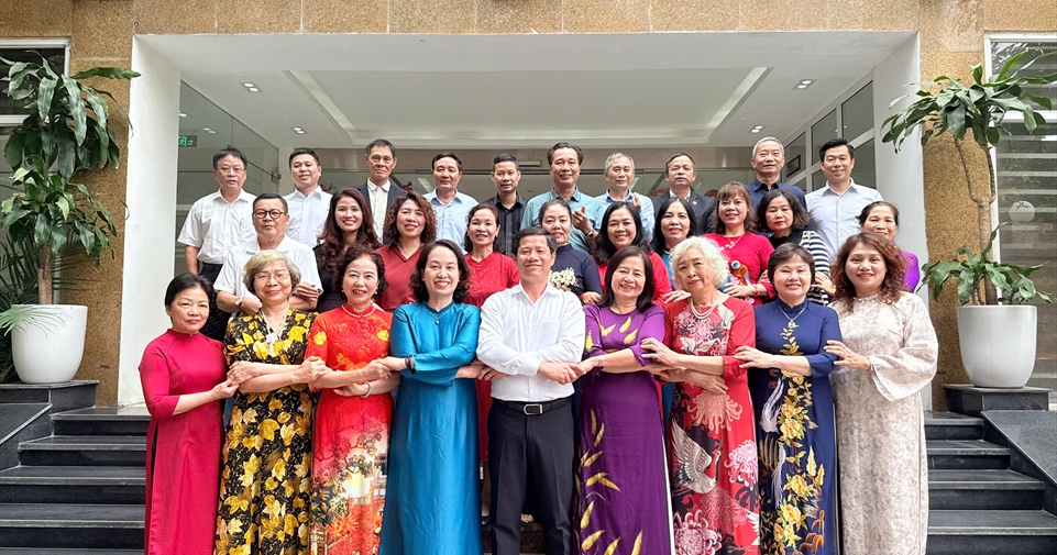 Ban Quản lý dự án lưới điện : Đầm ấm chương trình gặp mặt cán bộ hưu trí nhân kỷ niệm 27 năm thành lập