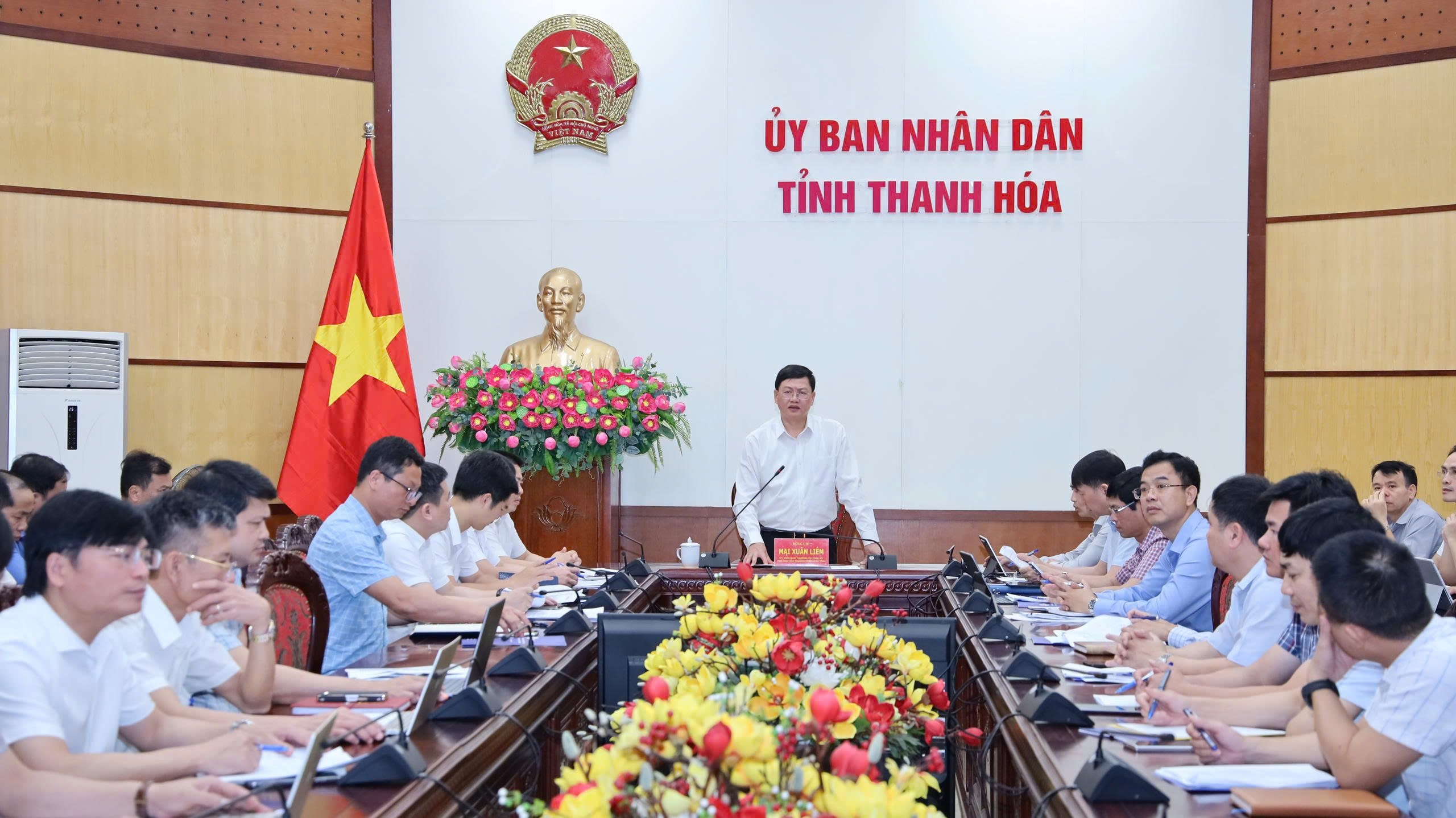 23752046871497202564