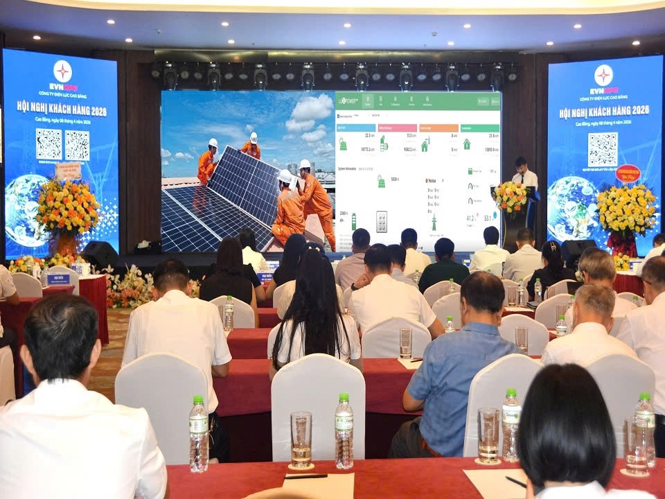 z7704264436290_06d9fa8050f8ca087181cb550895cb5b