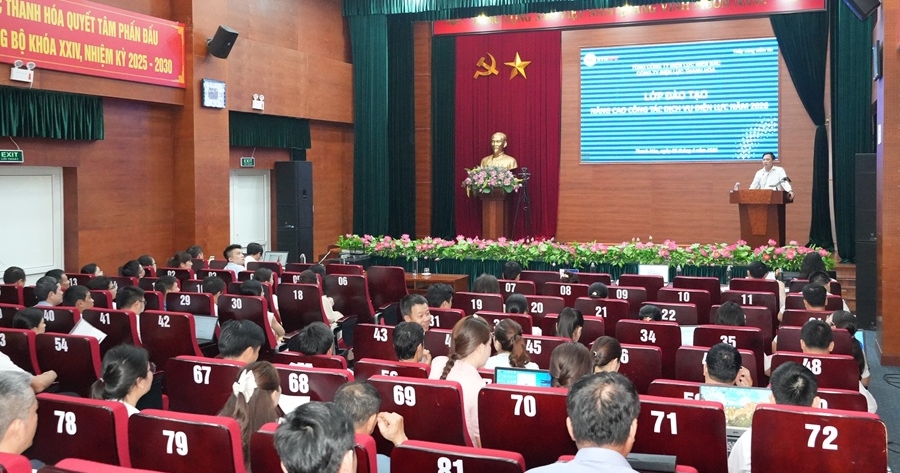 Bồi dưỡng nguồn lực – củng cố nền tảng dịch vụ điện lực