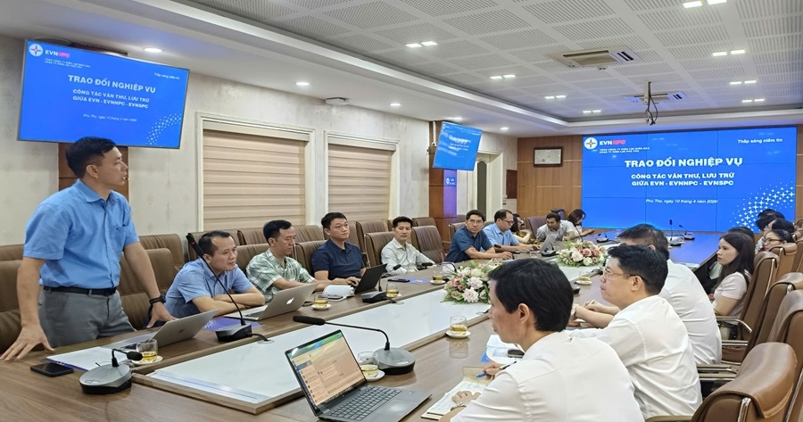 Đoàn công tác Tổng công ty Điện lực miền Nam và các đơn vị trao đổi  nghiệp vụ văn thư, lưu trữ tại Công ty Điện lực Phú Thọ