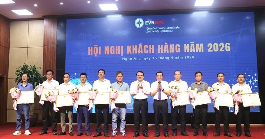 Cộng đồng doanh nghiệp và người dân đồng hành cùng Công ty Điện lực Nghệ An sử dụng điện tiết kiệm, an toàn và hiệu quả