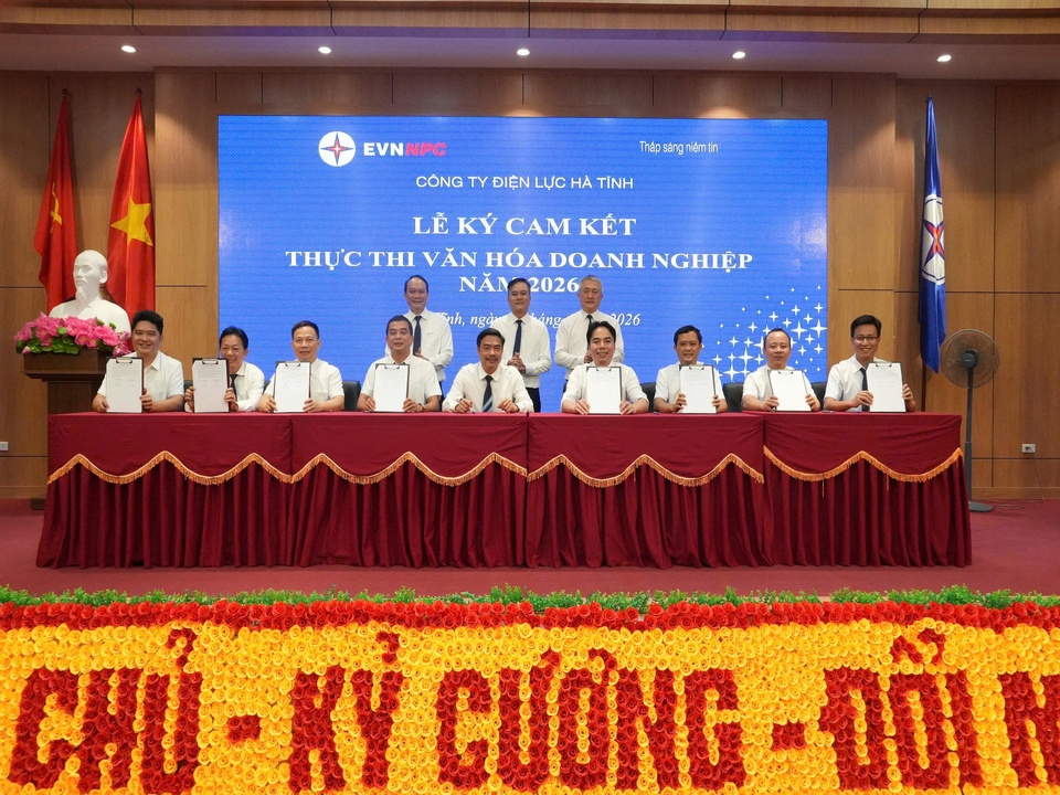 z7699179261457_007_62123bb969d0f8628533a93a6f7a92c0