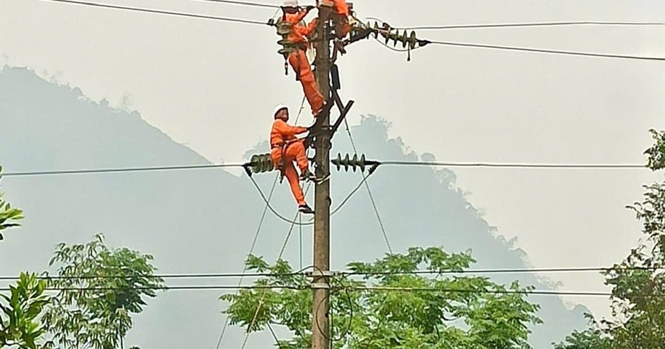 Điện lực Phù Yên - Bắc Yên: Khuyến khích phát triển điện mặt trời mái nhà để "chia lửa" mùa nắng nóng