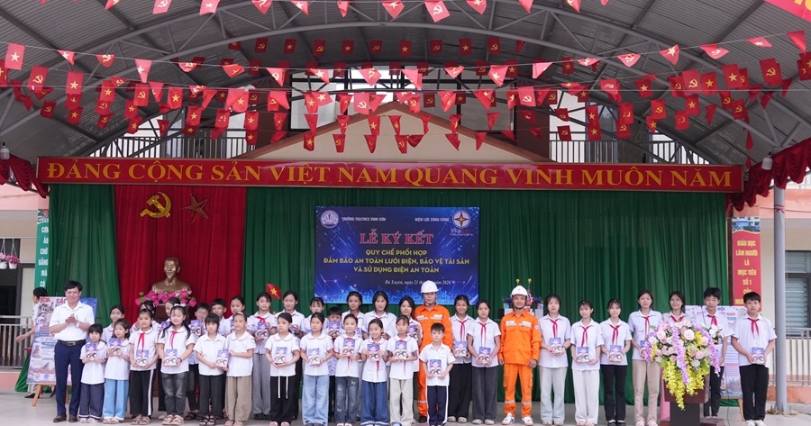 Từ “Bí mật Quả Cầu Tím” lan tỏa thói quen tiết kiệm điện trong học sinh