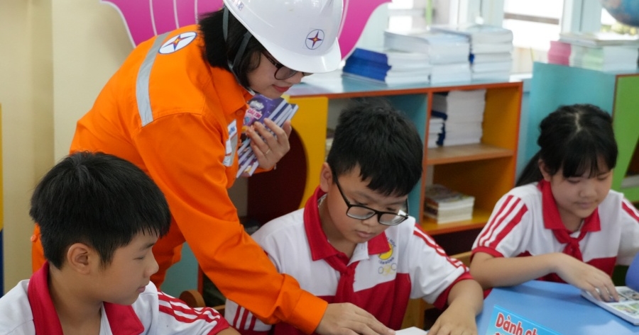 Lan tỏa văn hóa đọc và ươm mầm "đại sứ năng lượng" qua cuốn truyện tranh "Bí mật Quả cầu tím"