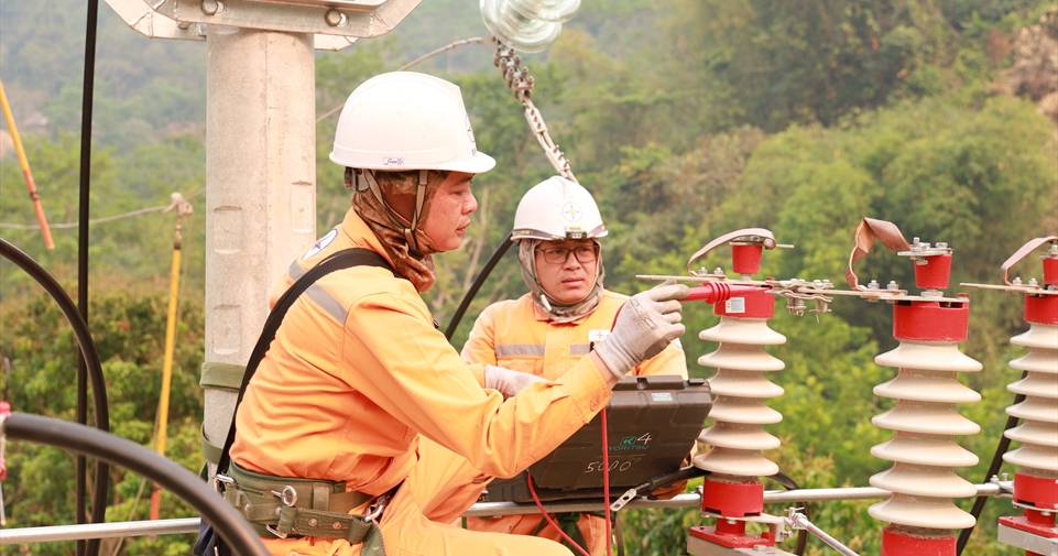 Công ty Điện lực Điện Biên: Phát huy sức mạnh "Lưới điện thông minh", đảm bảo cấp điện an toàn dịp Lễ 30/4 và 1/5