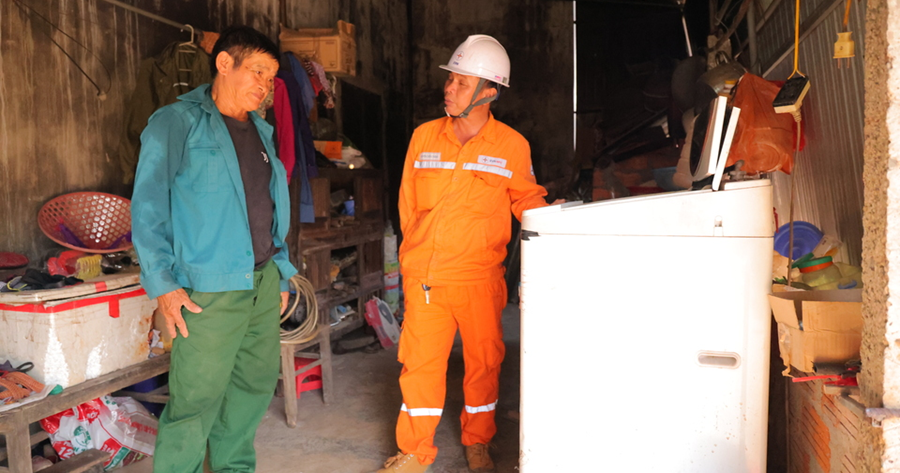 Công ty Điện lực Hà Tĩnh: Siết chặt kiểm tra, chủ động phòng chống cháy nổ do điện mùa nắng nóng