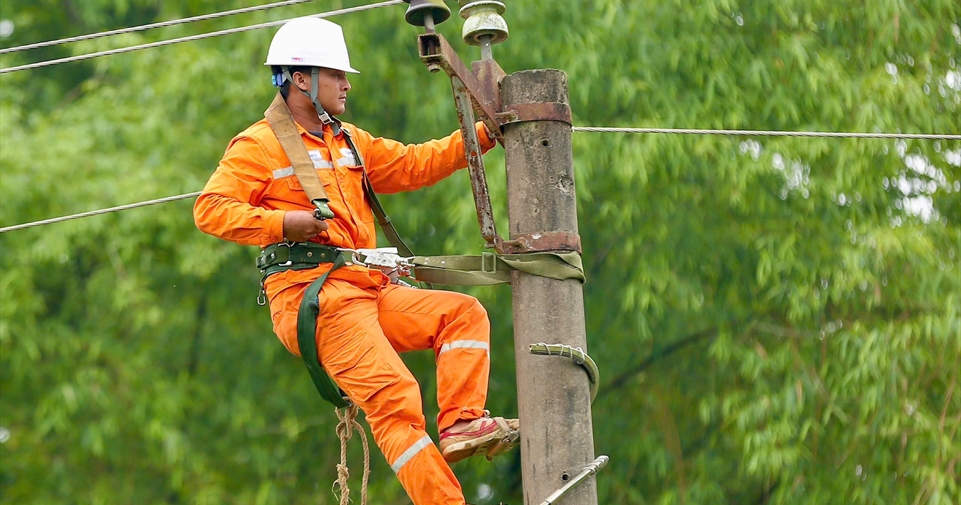 EVNNPC khuyến nghị khách hàng sử dụng điện hợp lý, góp phần giảm áp lực giờ cao điểm