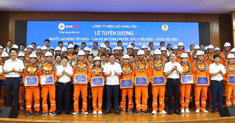 Công ty Điện lực Hưng Yên tổ chức tuyên dương người lao động tiêu biểu năm 2026