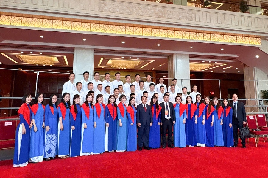 gap mat thanh nien Tuyen Quang tai Trung Quoc
