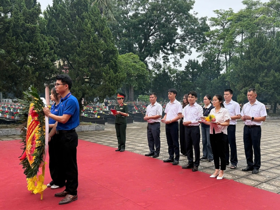 anh 1.