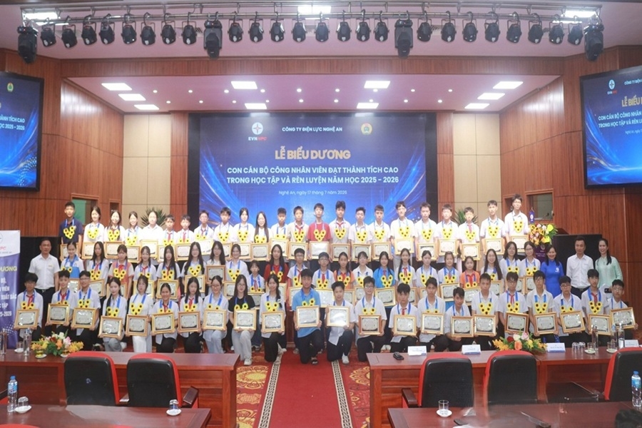 Gieo những hạt mầm tri thức từ mái nhà chung Công ty Điện lực Nghệ An