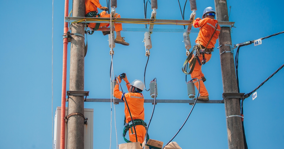 TCBC: EVNNPC chủ động ứng phó thời tiết cực đoan, bảo đảm cung ứng điện và tăng tốc hoàn thành kế hoạch năm 2026