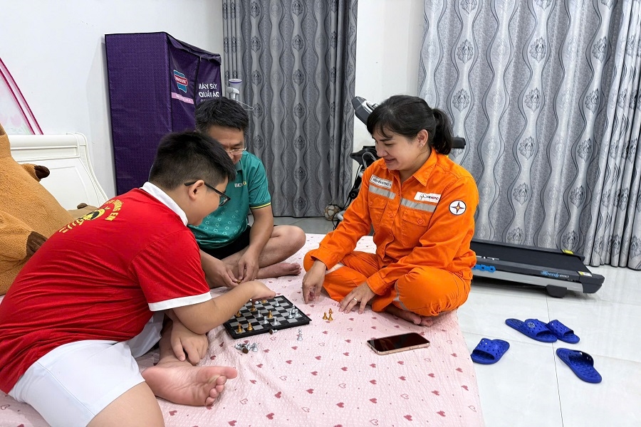 Gia dinh  c Nguyen Phương Thao vinh danh 3