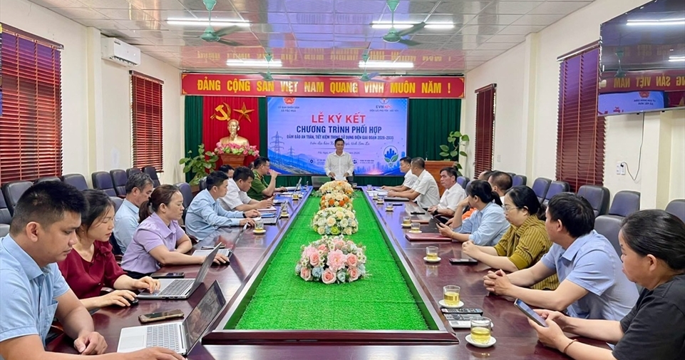 Đồng hành cùng địa phương, vun đắp niềm tin từ cơ sở