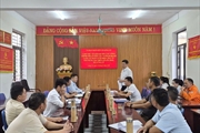 Điện lực Đồng Văn phối hợp UBND xã Lũng Cú rà soát nguy cơ vi phạm hành lang an toàn lưới điện