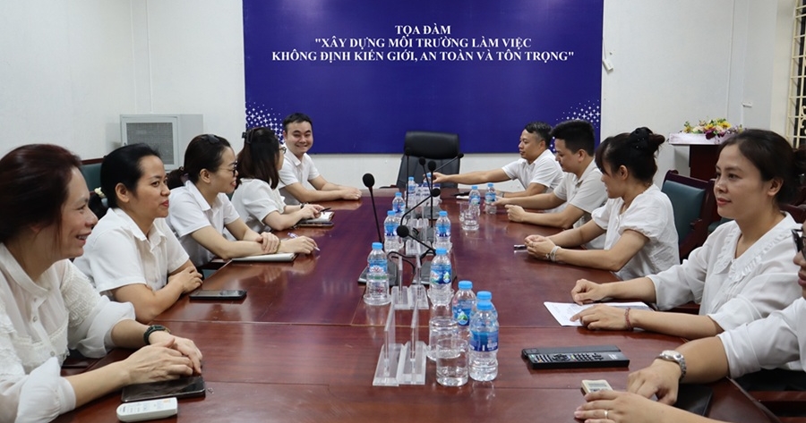Ban Quản lý dự án Xây dựng điện miền Bắc tổ chức tọa đàm chuyên đề “Xây dựng môi trường làm việc không định kiến giới, an toàn và tôn trọng”