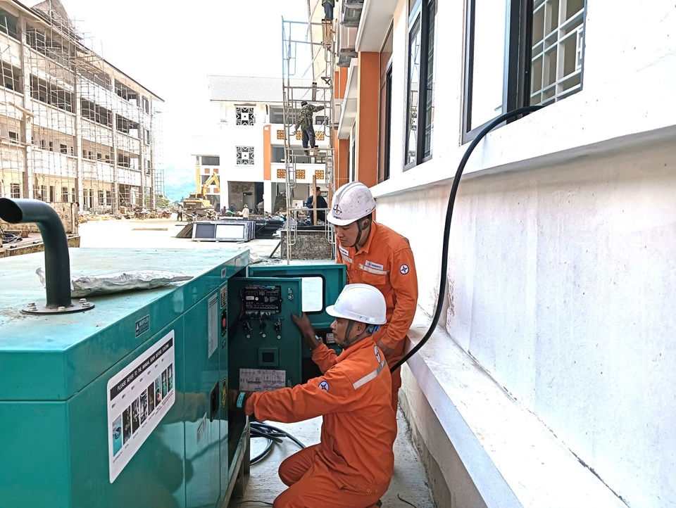 3. 3. Đấu nối máy phát điện dự phòng 250KVA tại điểm Trường Phổ thông Nội trú TH&THCS Pha Long