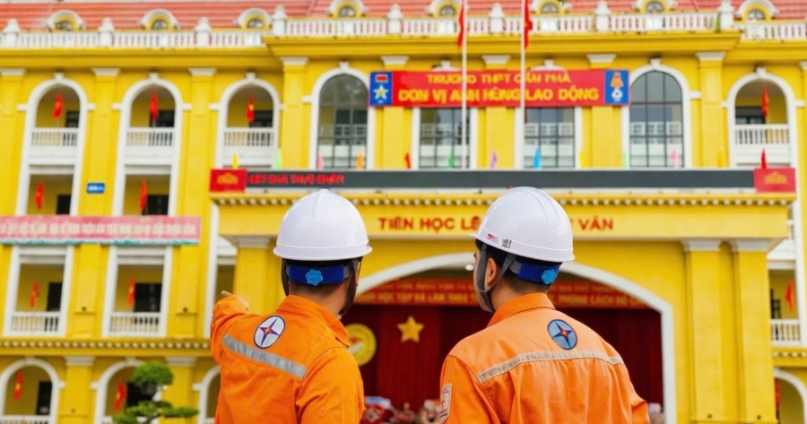 Công ty Điện lực Quảng Ninh đảm bảo cung cấp điện an toàn cho Lễ khai giảng và năm học mới 2026 – 2027