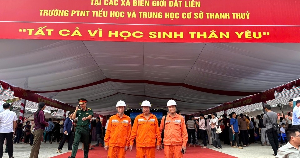 Công ty Điện lực Tuyên Quang đảm bảo nguồn điện cho sự kiện giáo dục đặc biệt tại 6 điểm cầu biên giới