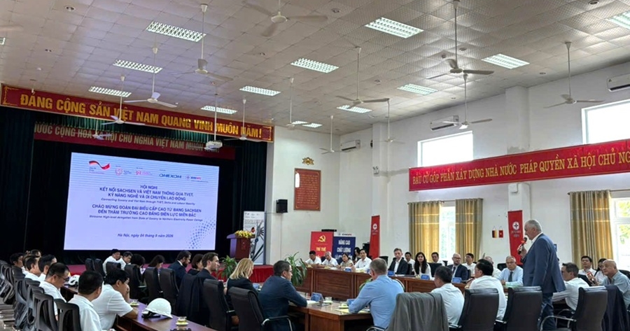 Đoàn đại biểu cấp cao bang Sachsen - CHLB Đức thăm và làm việc tại Trường Cao đẳng Điện lực miền Bắc