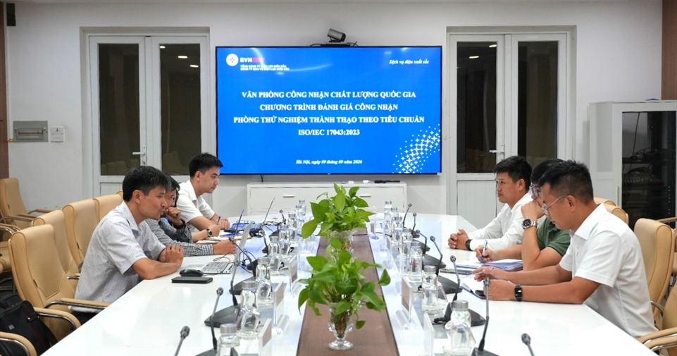 Công ty Dịch vụ Điện lực tiếp Đoàn đánh giá công nhận Tổ thử nghiệm thành thạo theo tiêu chuẩn ISO/IEC 17043:2023