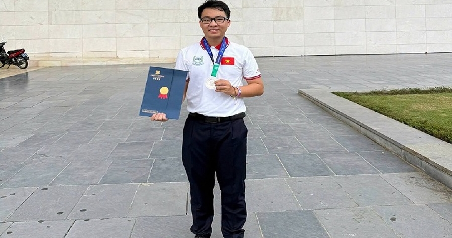 Sau những tấm huy chương là một mái ấm ngành Điện