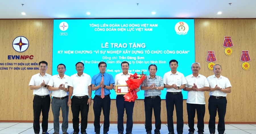 Ông Trần Đăng Sơn – dấu ấn của người đứng đầu trong Công tác xây dựng tổ chức Công đoàn vững mạnh tại Công ty Điện lực Ninh Bình